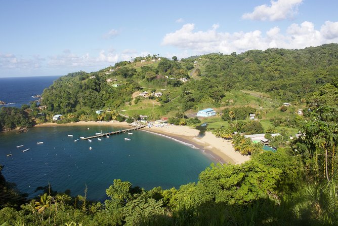 Around the Island - What makes this island tour worth considering