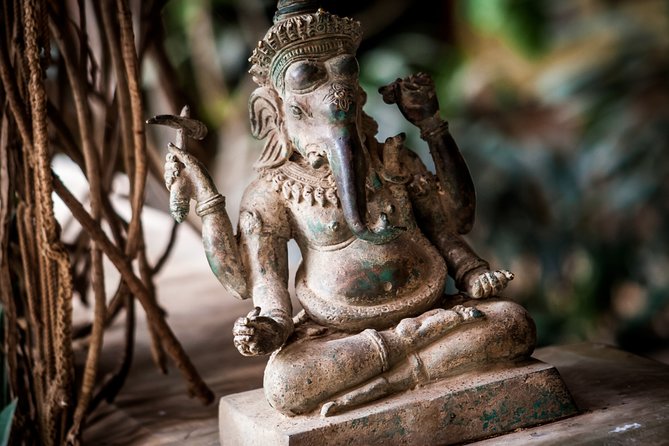 Trinidad Island Sightseeing Tour: Pitch Lake and Chaguanas - Waterloo’s Temple in the Sea and a Roti Break